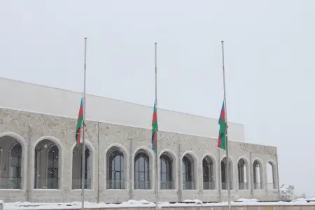 Xankəndi, Xocalı və Ağdərədə bayraqlar yarıyadək endirildi