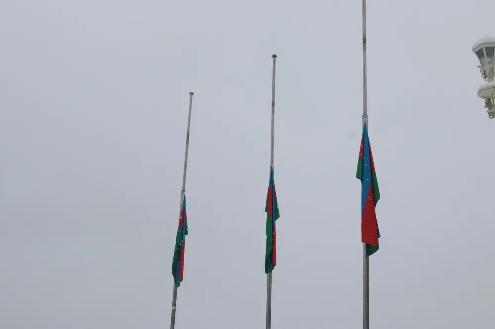 Xankəndi, Xocalı və Ağdərədə bayraqlar yarıyadək endirildi