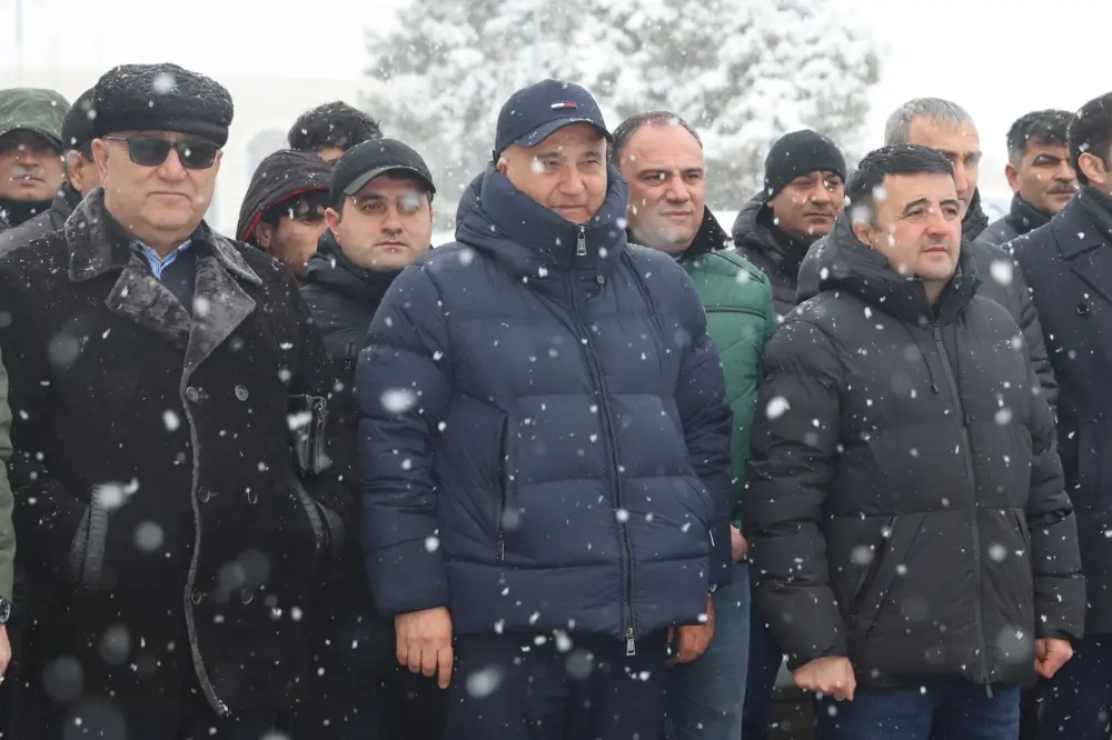 Xankəndi, Xocalı və Ağdərədə bayraqlar yarıyadək endirildi
