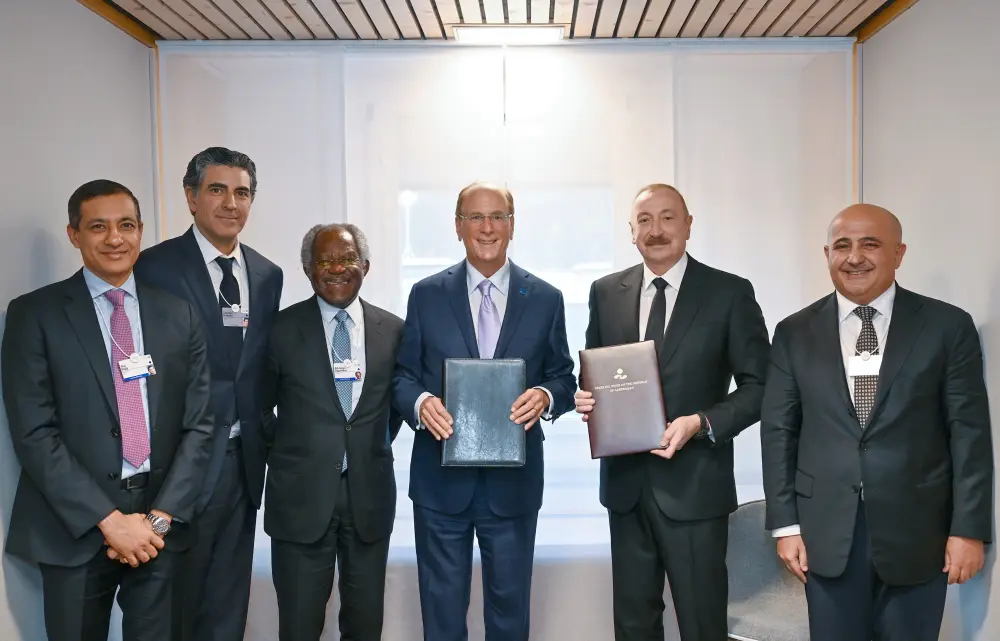 Prezident İlham Əliyev Larri Fink və Adebayo Oqunlesi ilə görüşdü