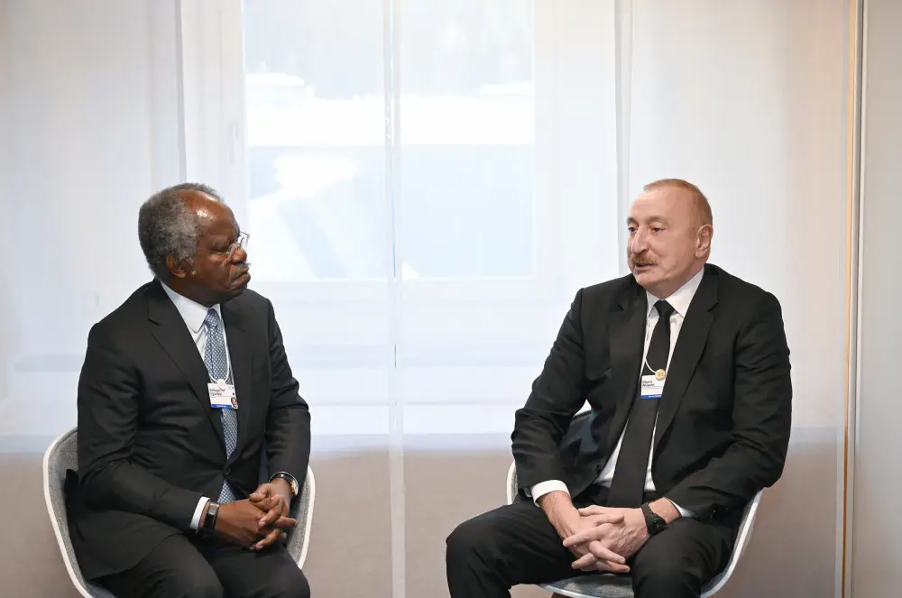 Prezident İlham Əliyev Larri Fink və Adebayo Oqunlesi ilə görüşdü