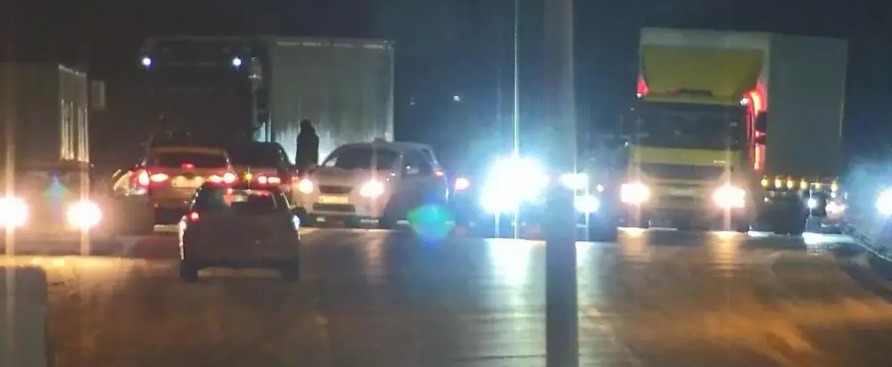 Yasamalda qəza oldu, nəqliyyatın hərəkəti çətinləşdi – Fotolar