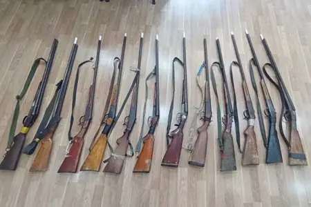 Polis 19 tüfəng aşkarladı