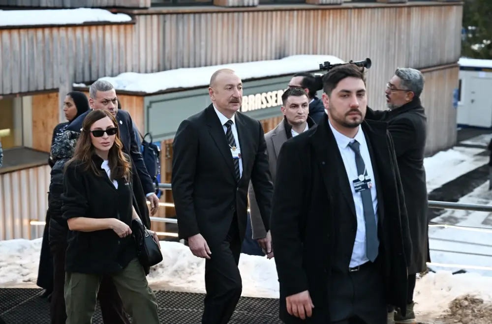 Prezident İlham Əliyev Ümumdünya İqtisadi Forumu çərçivəsində panel iclasda iştirak etdi