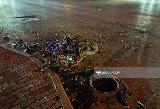 Motosikletlə minik avtomobili toqquşdu, 1 nəfər ağır yaralandı – Fotolar