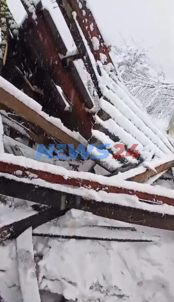 Lerikdə dam uçdu - Bir ailə evsiz qaldı 