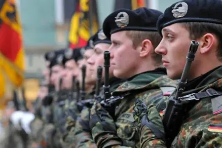 Bu ölkə hərbçilərin sayını kəskin şəkildə artırır: Gərginlik yarandı