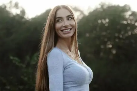 Arzu Əliyevanın doğum günüdür