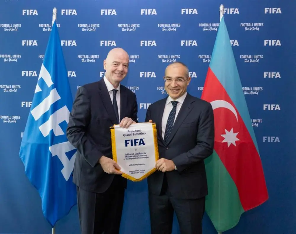 Rövşən Nəcəf FIFA prezidenti ilə görüşdü – Fotolar