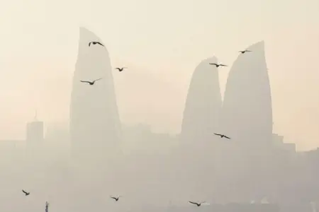 Bu yolda qatı duman var – hərəkət çətinləşdi