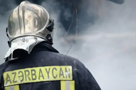 Qəbələdə mağaza və çayxana yandı