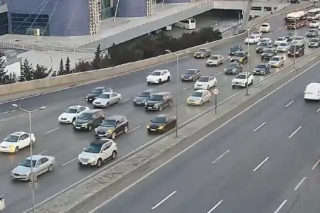 Bakının bu yollarında tıxac var