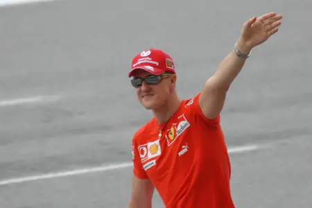 Şumaxer artıq yataq xəstəsi deyil 