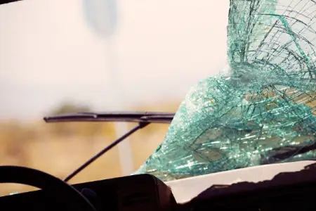 Ağır qəzada ata öldü, 5 yaşlı uşağı xəsarət aldı