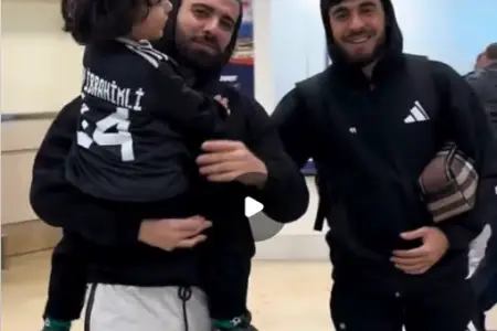 Elvini görən uşaq görün nə dedi - VİDEO