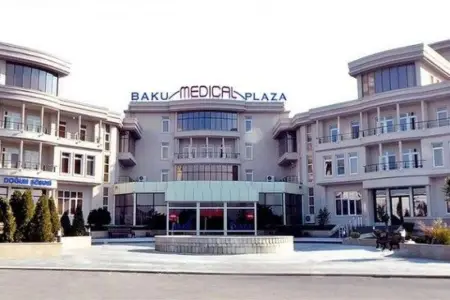 “Baku Medical Plaza”da yanğın oldu