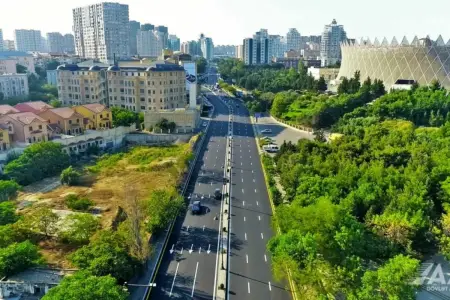 Əsas prospektlərdən birində hərəkət sxemi dəyişir - Video