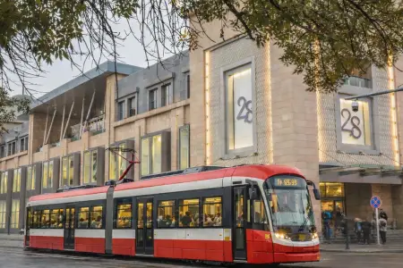 Tramvay “28 Mall”un qabağından keçəcək
