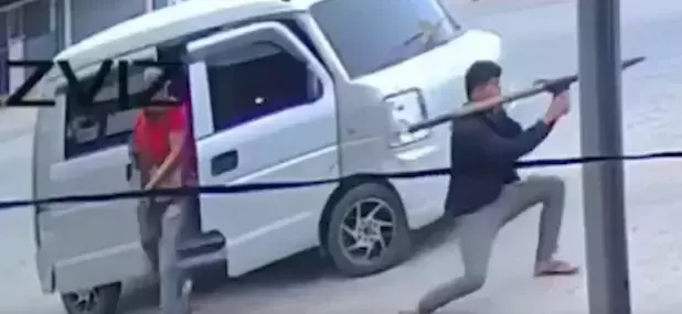 Bələdiyyə sədrinə hücum olundu - Bu ölkədə 