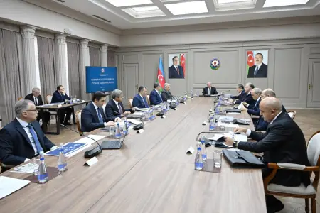 Əli Əsədov iclas keçirdi, tapşırıqlar verdi