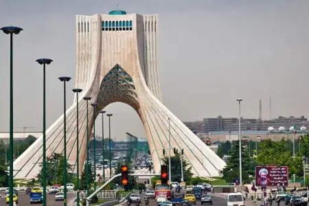 2,5 milyon insan üçün sığınacaq hazırlandı: Tehran hücumlara hazırlaşır