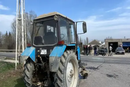 Sabirabadda baş verən qəzada sürücü ağır yaralandı