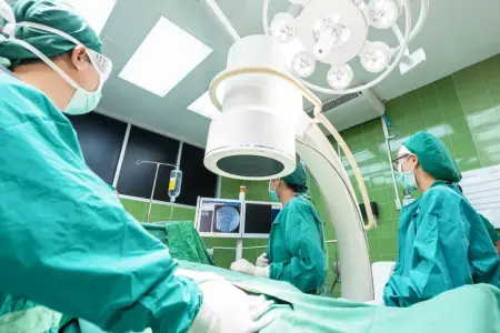 Xəstənin bədənində müharibə sursatı tapıldı 