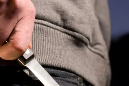 "6 yaşlı uşağı oynadığı yerdə bıçaqlayıblar" - Məktəbin direktoru