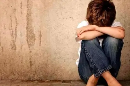 Bakıda ana sevgilisi ilə birlikdə 6 yaşlı oğluna işgəncə verdi