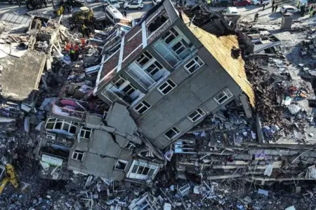 "Əsrin fəlakəti": dağıdıcı zəlzələdən 3 il ötür…