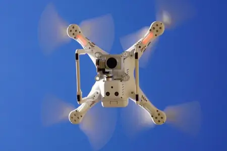 Polşada hərbi hissəyə dron düşdü