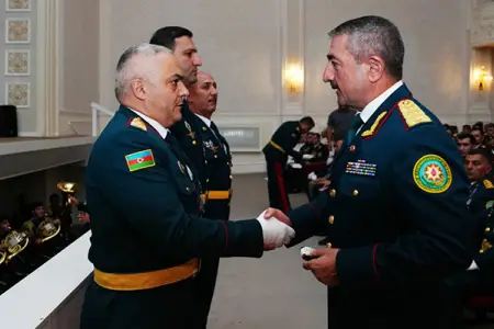 General-leytenant təqaüdə göndərildi