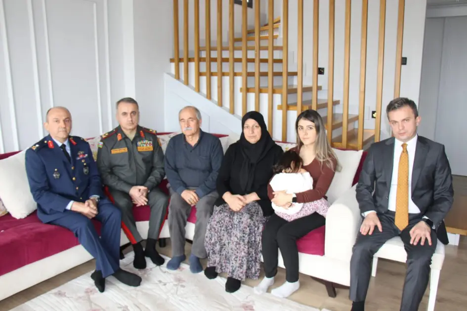 Azərbaycanın hərbi attaşesi Kayseri və Kahramanmaraşda şəhid ailələrini ziyarət etdi – Fotolar