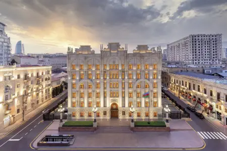 DİN 30 yaşadək xanımları işə dəvət edir