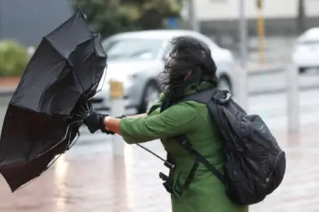 Küləkli hava şəraiti ilə bağlı sarı və narıncı XƏBƏRDARLIQ