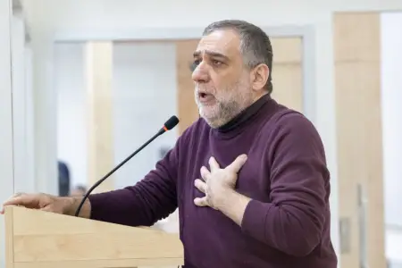 Vardanyan məhkəmədə Füzulinin şeirini oxudu