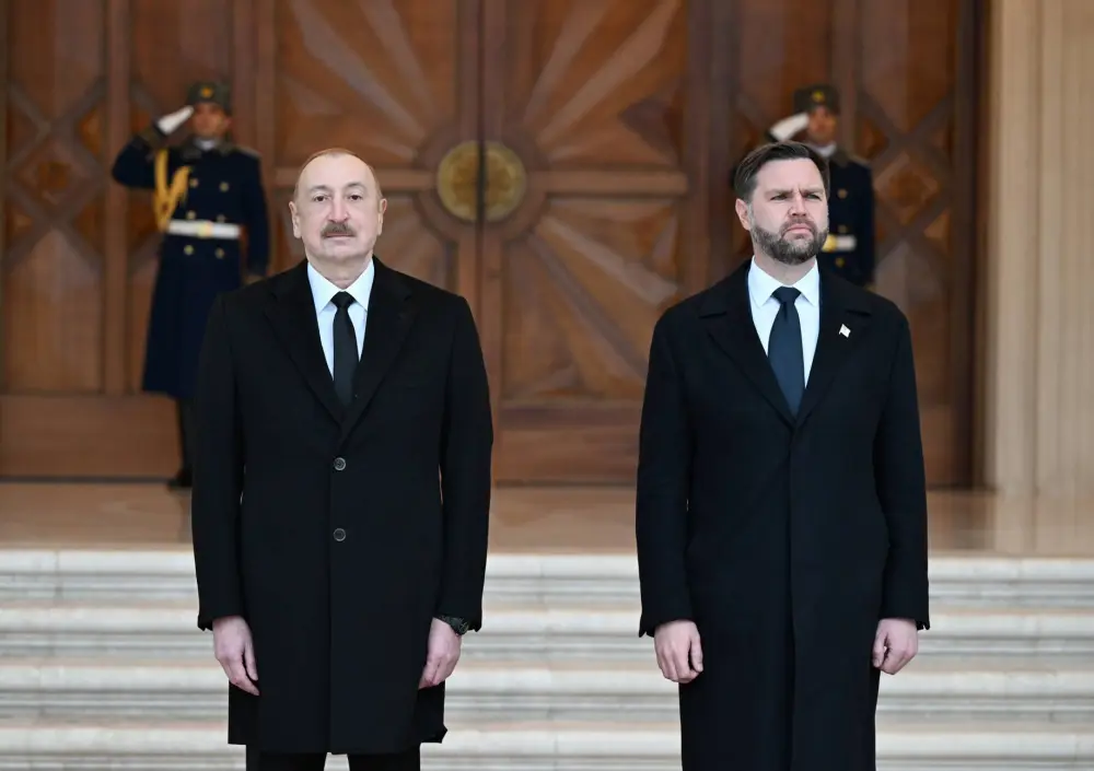 İlham Əliyev ABŞ-nin Vitse-prezidentini qarşıladı – FOTOLAR