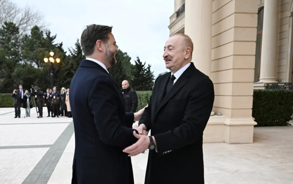 18 il sonra ilk dəfə... – Fotolar