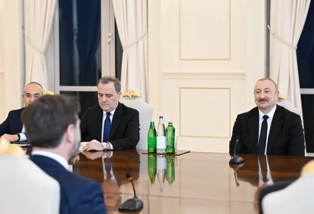 İlham Əliyevin ABŞ-nin Vitse-prezidenti ilə geniş tərkibdə görüşü keçirildi – FOTOLAR