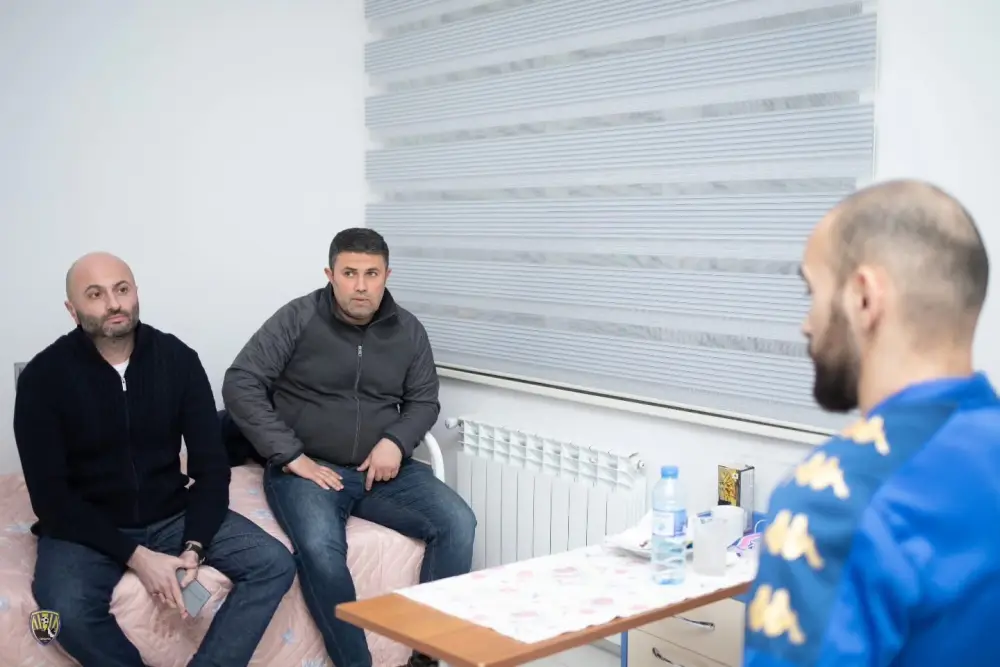 Veysəl Rzayev bıçaqlanandan sonra – FOTOLAR