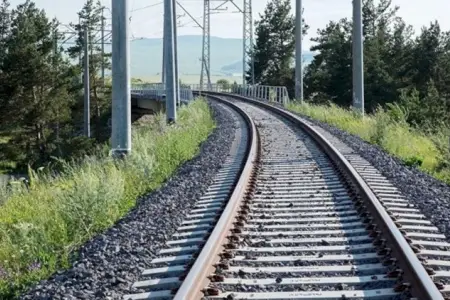 İran Rəşt-Astara dəmir yolunun tikintisinə başlayacağı vaxtı açıqladı