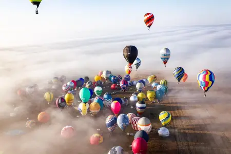 ABŞ-də kuryoz olay: bayram şarlarını dron bildilər, əməliyyata keçdilər