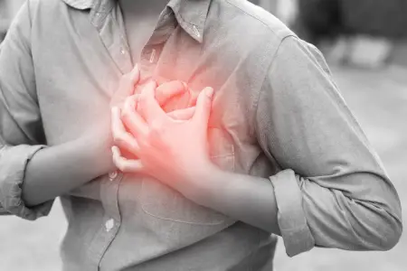 Qəfil ürəktutmalar gəncləri də hədəf alır – Həkim riskləri açıqladı