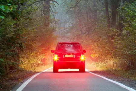 Sürücülər arxa duman fənərlərindən nə zaman istifadə edə bilərlər? - VİDEO