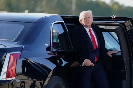 Tramp İranda rejim dəyişikliyinə işarə etdi