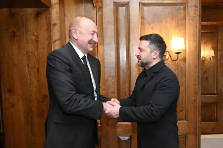 Prezident İlham Əliyev Münxendə Volodimir Zelenski ilə görüşdü – Yeniləndi
