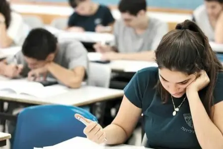 Xarici dillər üzrə fəlsəfə doktoru imtahanı keçirildi