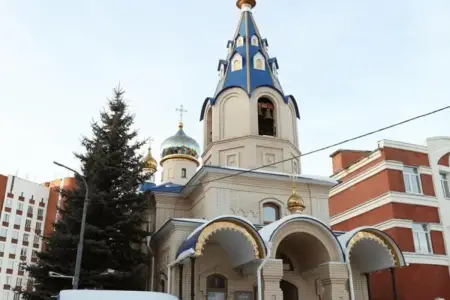 Rusiyada kişi kilsə ziyarətçilərinə bıçaqla hücum etdi