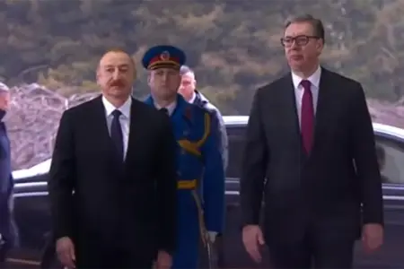 Vuçiç İlham Əliyevi belə qarşıladı - Video