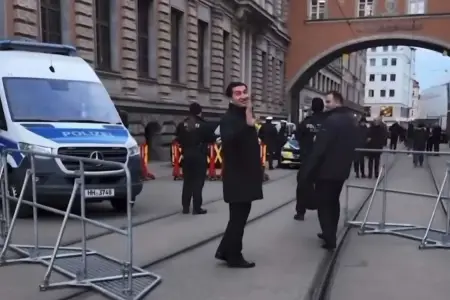 Emin Hüseynova bu dəfə Hikmət Hacıyevdən şillə kimi cavab